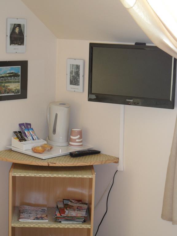 Au Repos Saint-Jean Bed & Breakfast Chinon Exterior photo